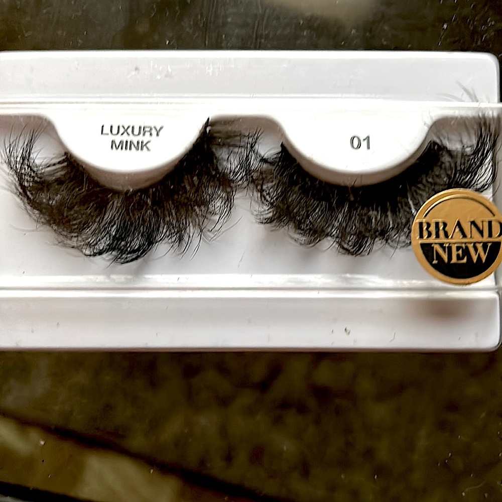 FLUFFY DRAMATIC REALISTIC